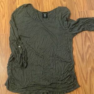 3/4 sleeve shirt, size large
